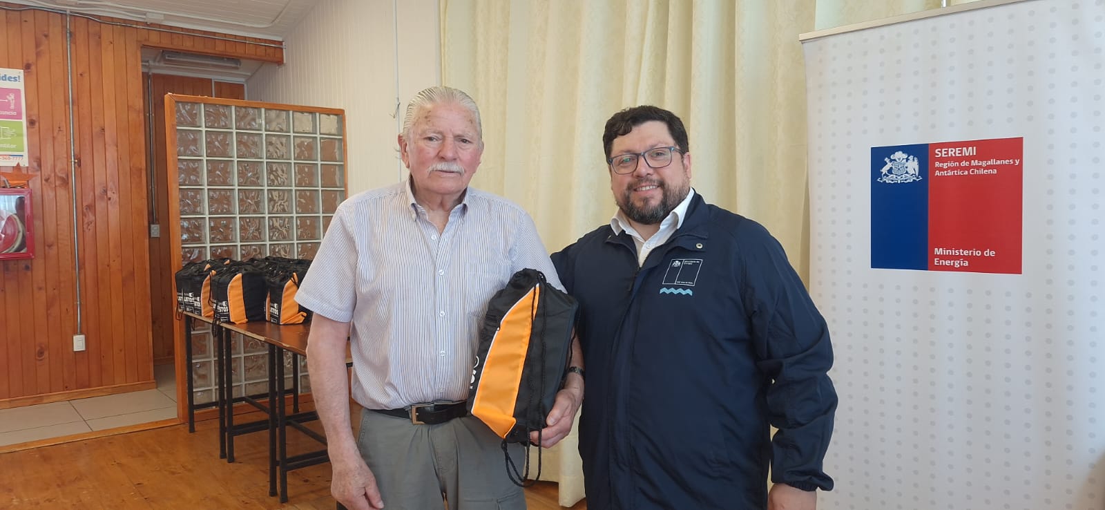 16 juntas de vecinos de Punta Arenas recibieron kits de emergencia energética “Siempre Listos”  