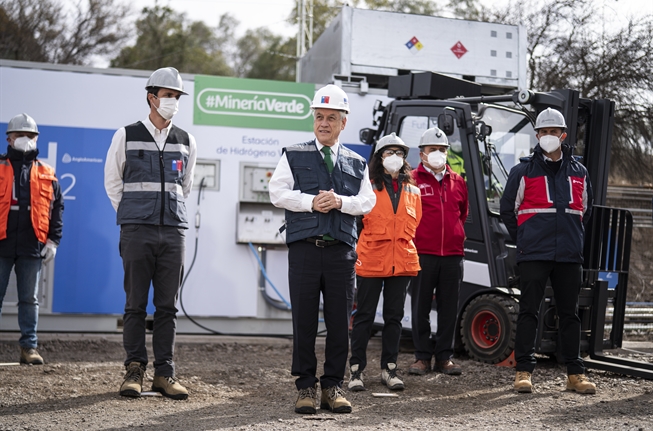 Presidente Piñera inaugura proyecto que generó la primera molécula de hidrógeno verde para vehículos de faena minera