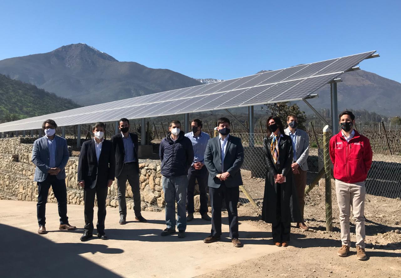 Subsecretario de Energía inaugura planta fotovoltaica en viña Pérez Cruz 
