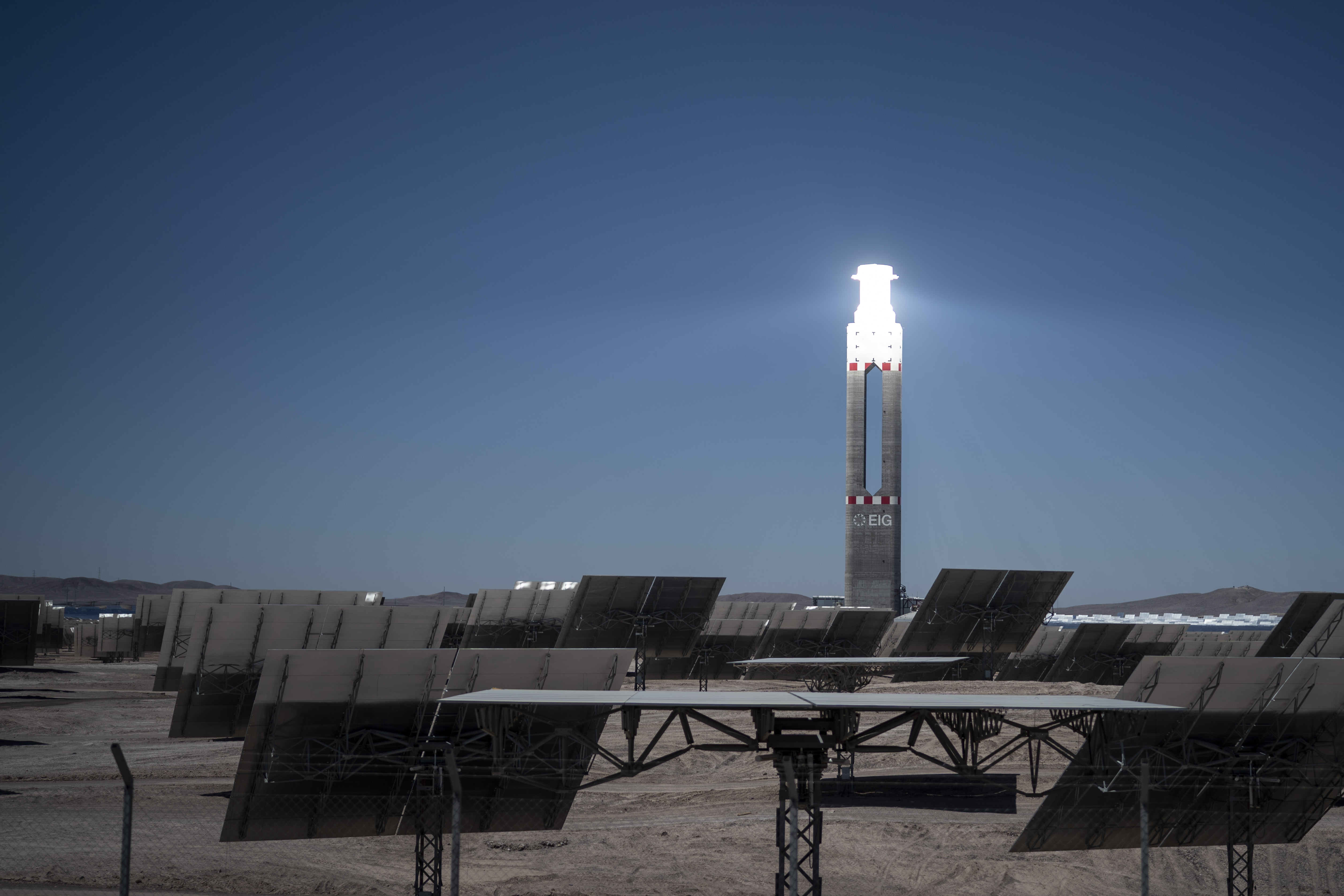 Autoridades visitan planta termosolar Cerro Dominador y destacan aporte a la descarbonización de la matriz energética    