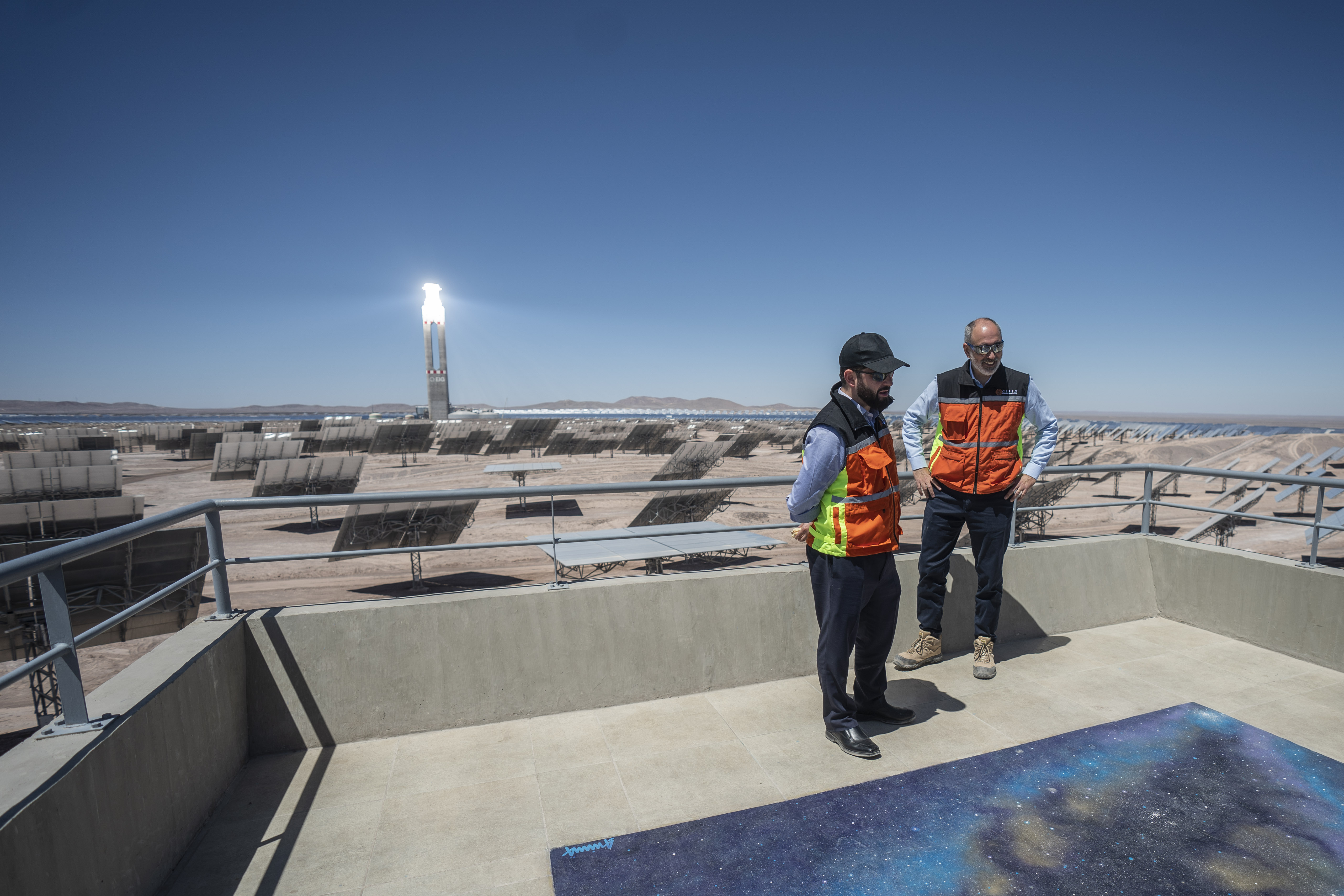 Autoridades visitan planta termosolar Cerro Dominador y destacan aporte a la descarbonización de la matriz energética    