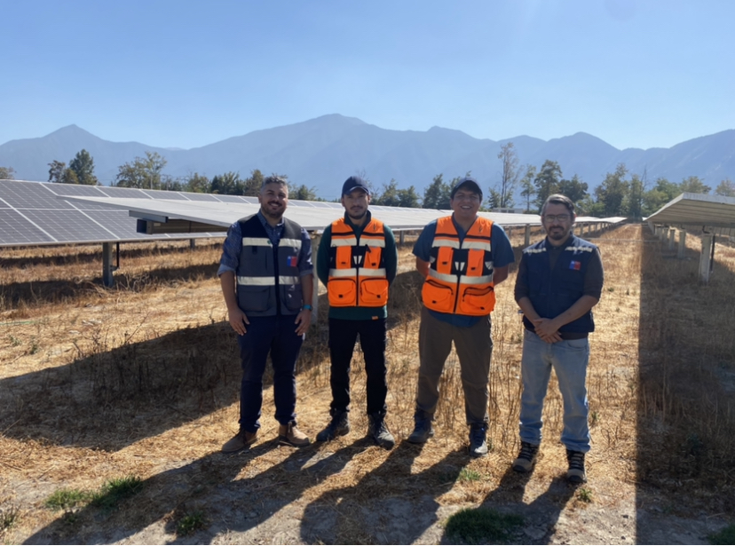 Seremi de Energía visita Proyecto Fotovoltaico Aromo del verano en Doñihue