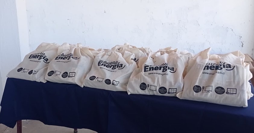 Más de mil setecientos kits eficientes fueron entregados a familias de O´Higgins a través de capacitaciones del Programa Con Buena Energía 