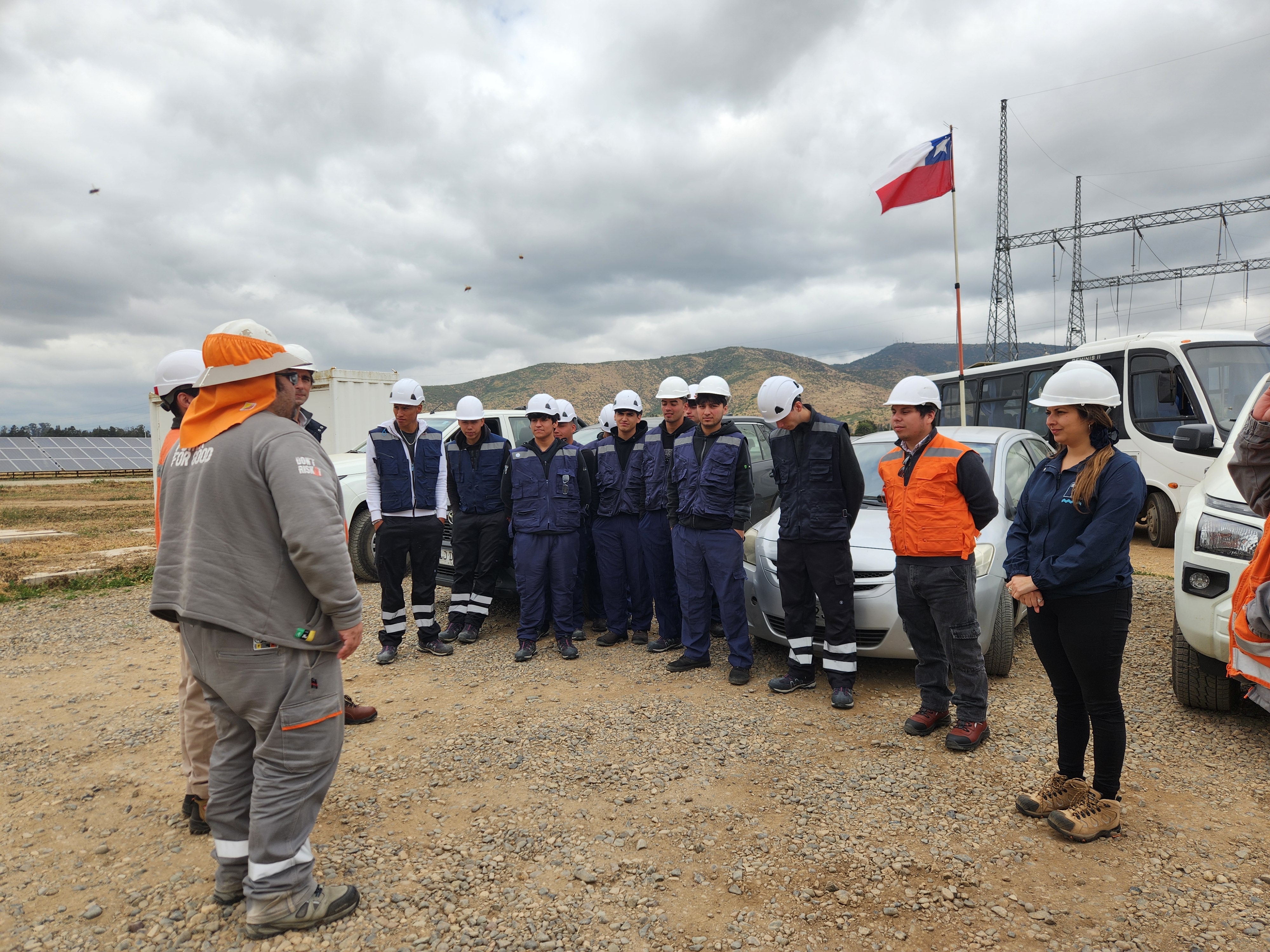 Estudiantes de Zapallar visitan planta solar en La Ligua en iniciativa liderada por la Seremi de Energía de Valparaíso