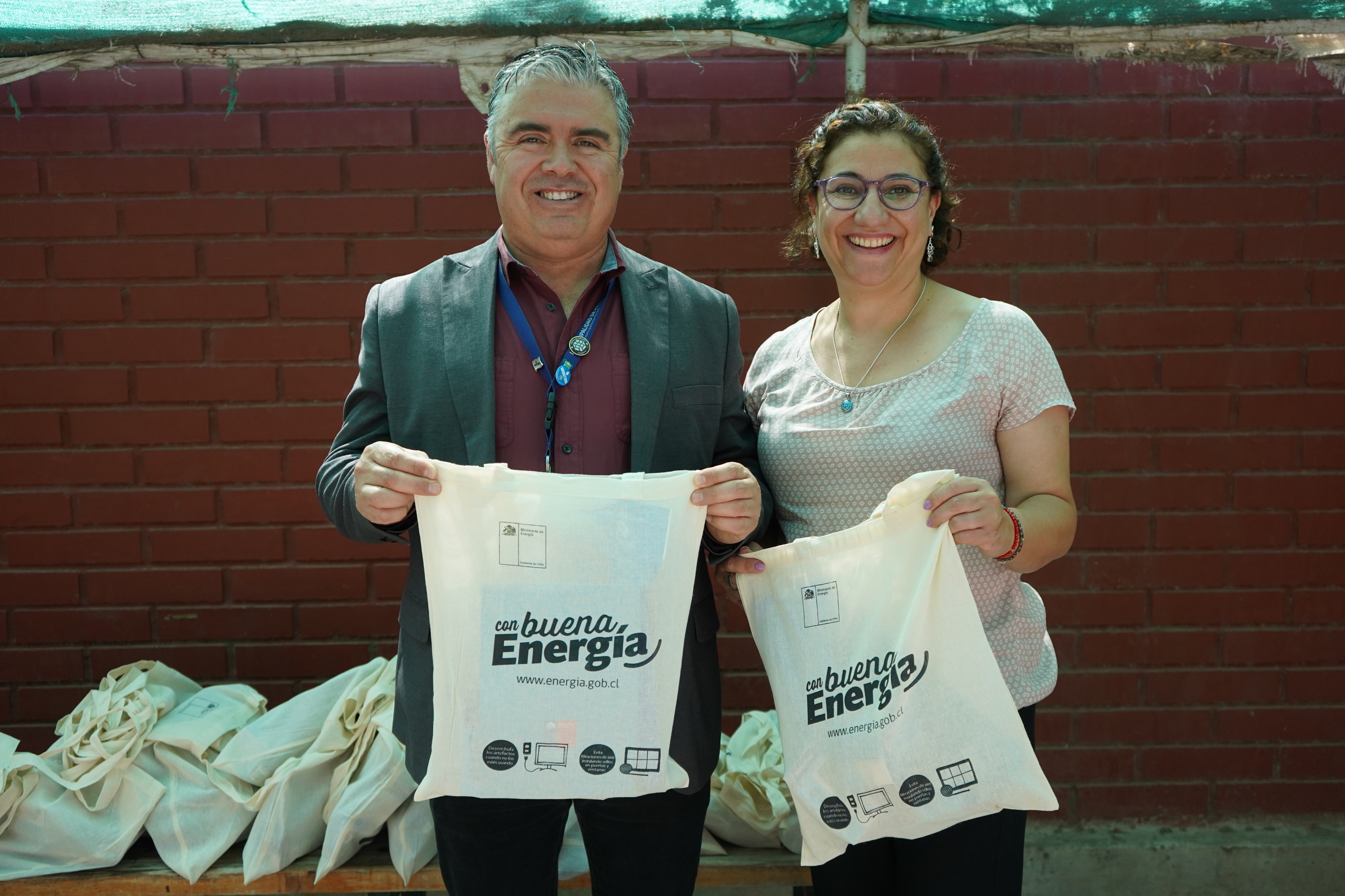 Familias de Petorca se benefician del Programa "Con Buena Energía"