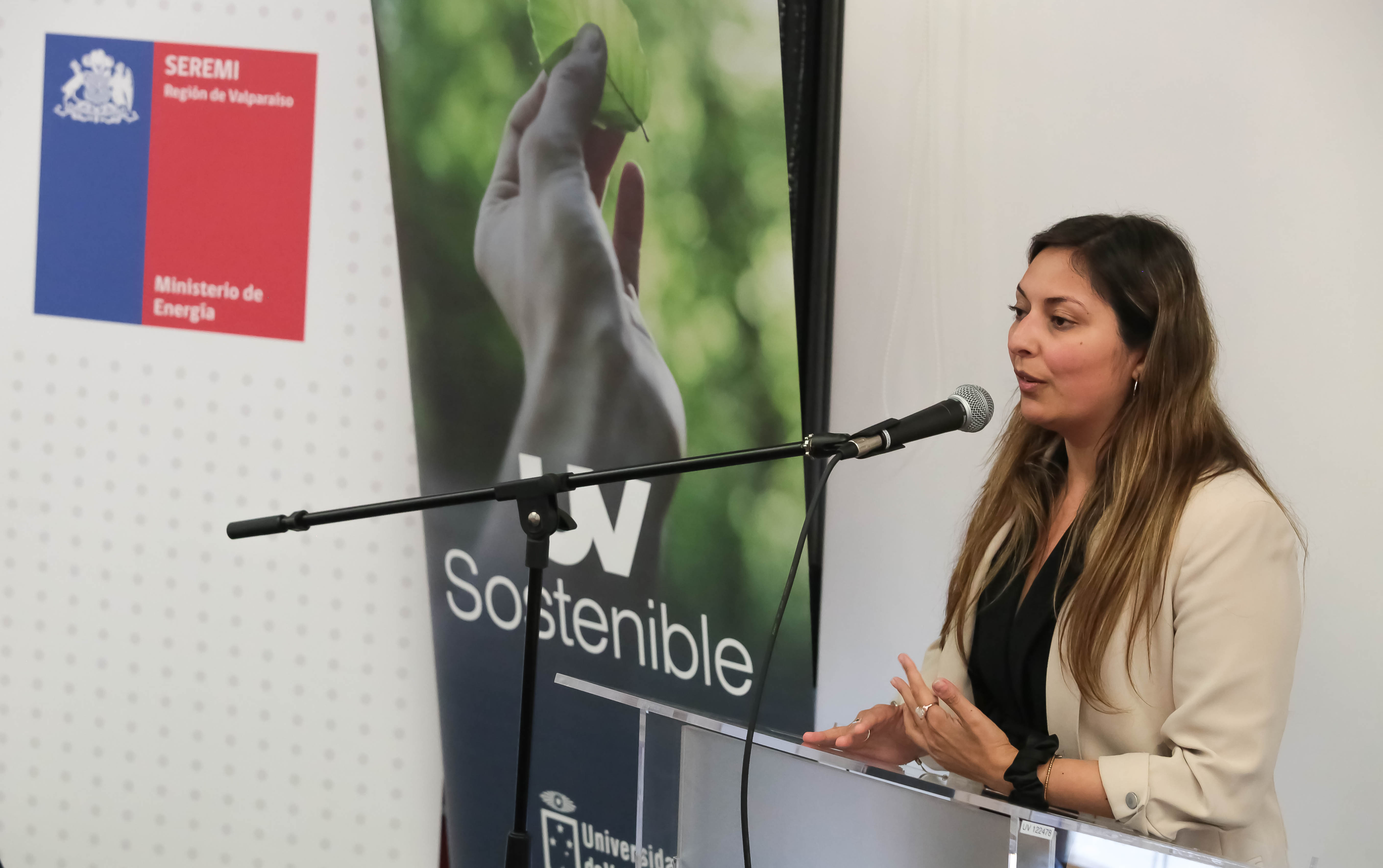 Con foco en la transición energética, la seremi de Energía y la UV firmaron un convenio de colaboración