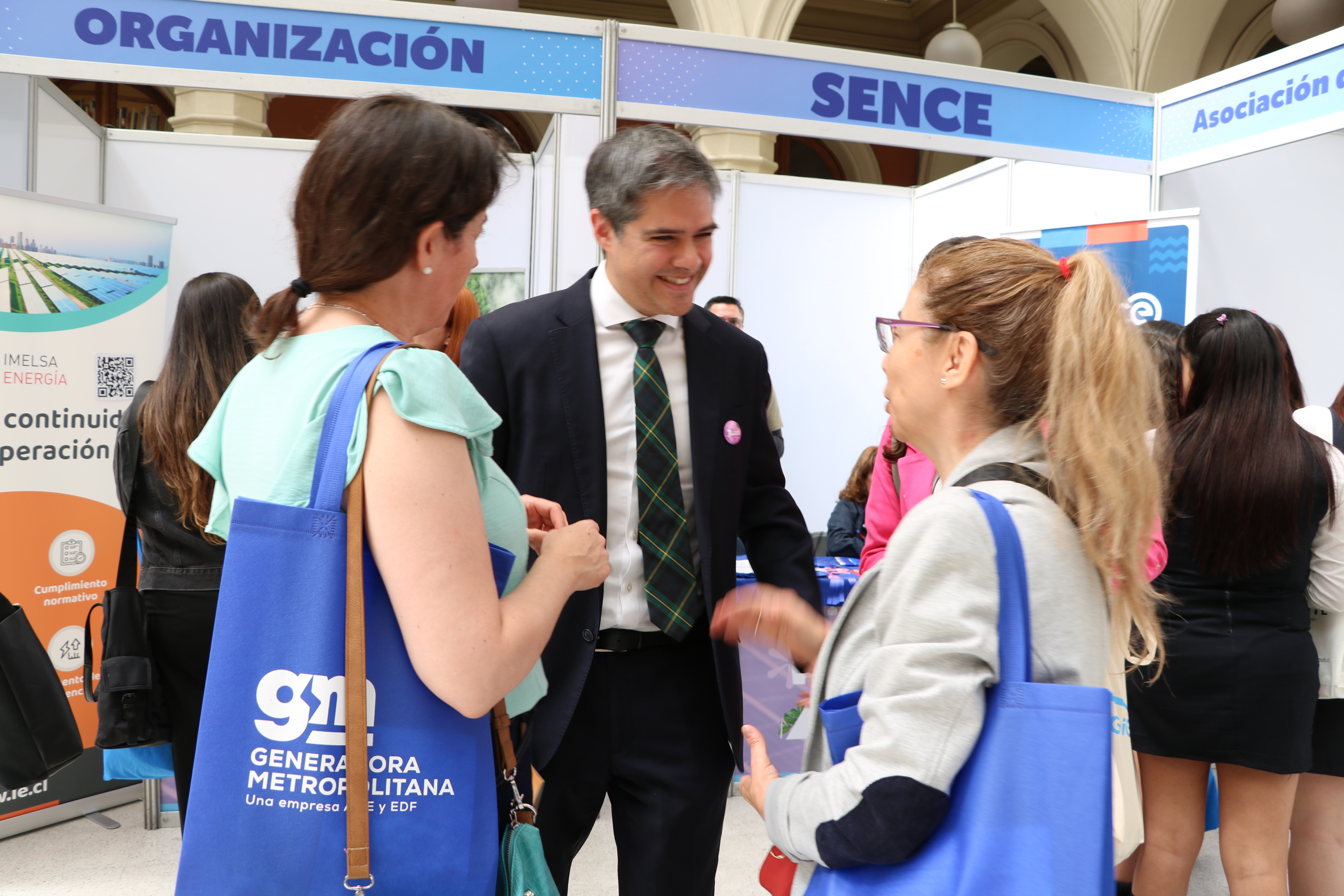 Feria Energía + Mujeres conectó a cientos de postulantes con empresas del sector Feria Energía + Mujeres conectó a cientos de postulantes con empresas del sector
