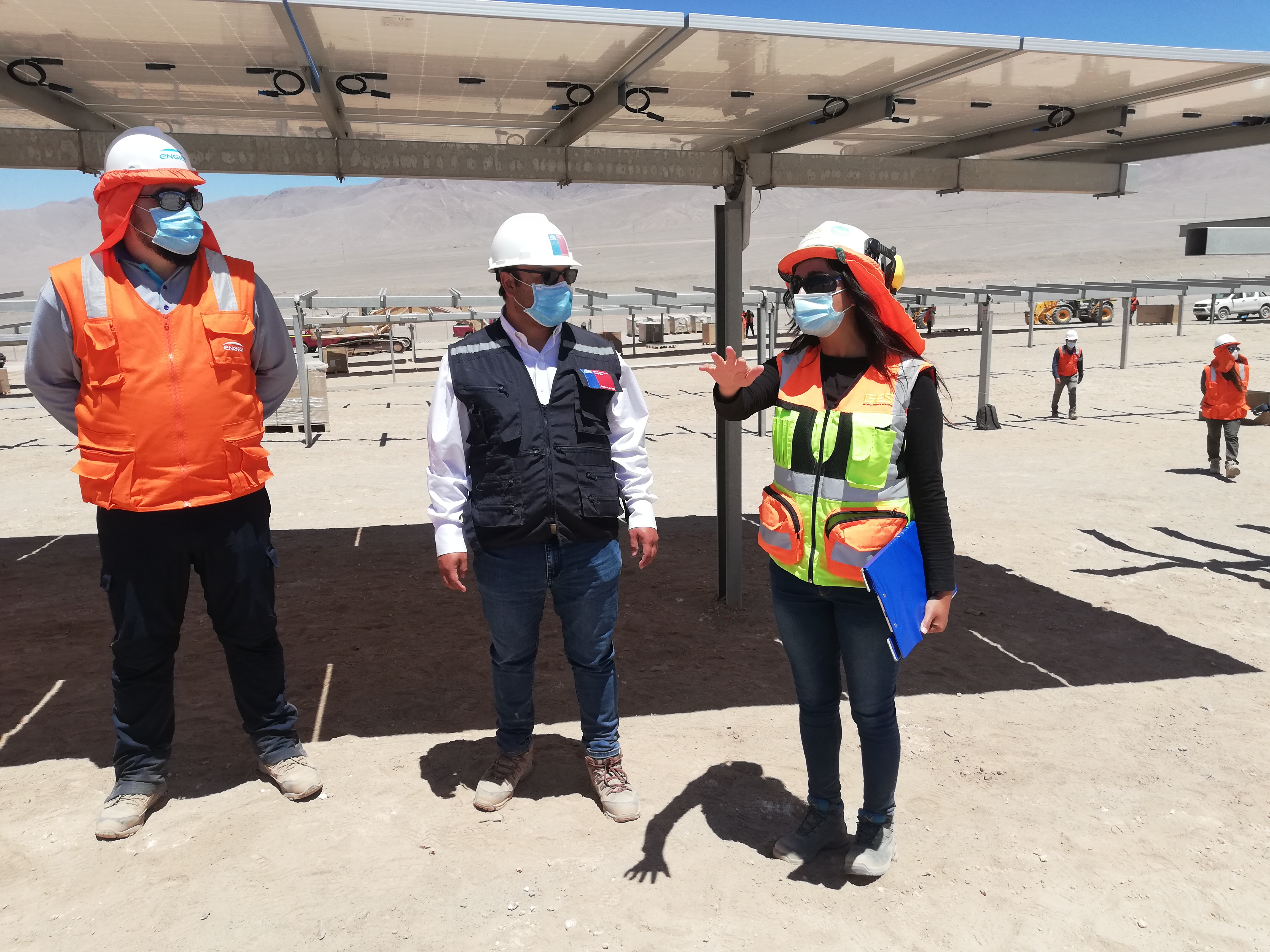 Seremi de Energía visitó el avance de construcción del proyecto fotovoltaico Capricornio 