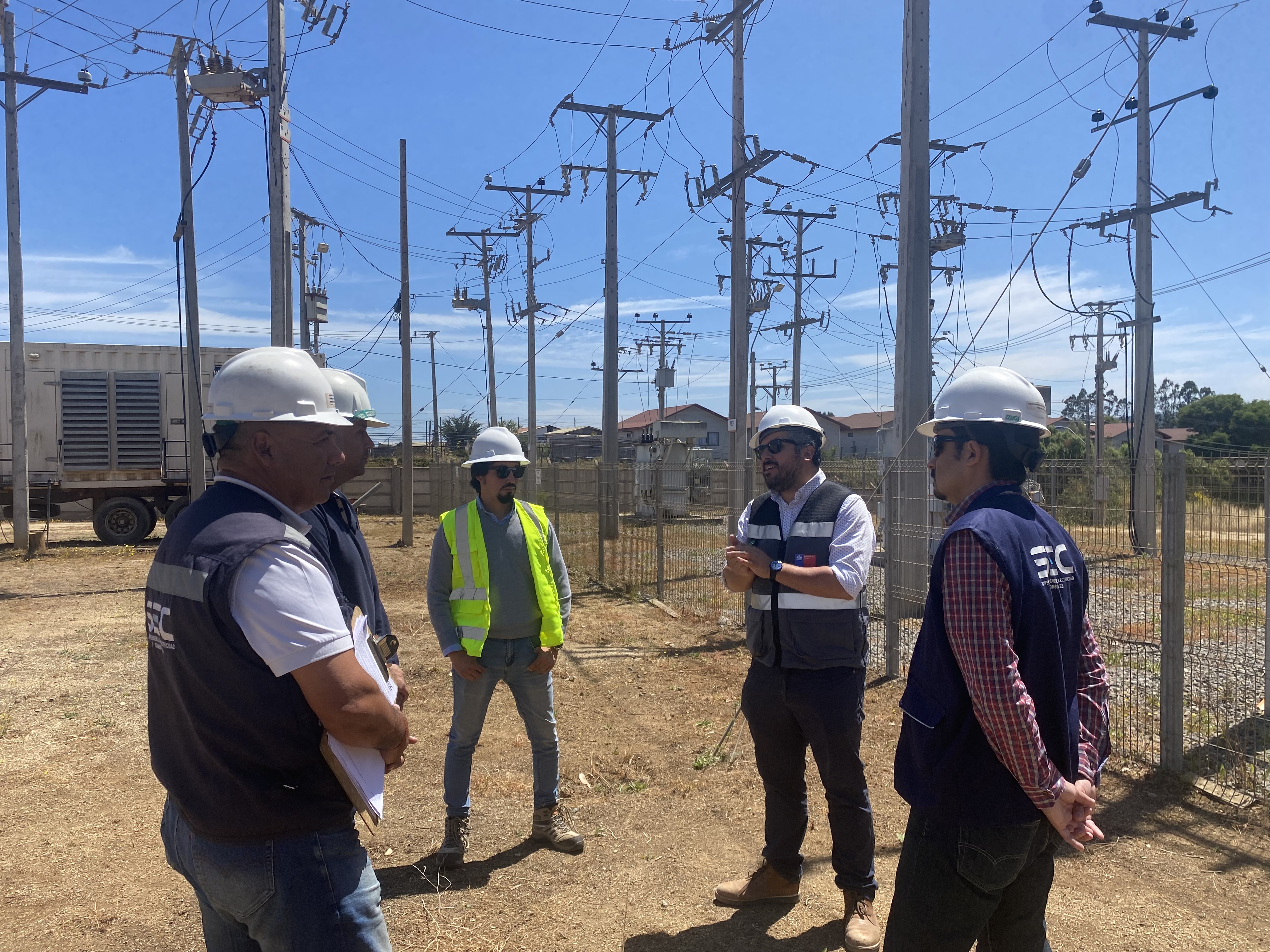 Fiscalizan instalaciones eléctricas en Pichilemu