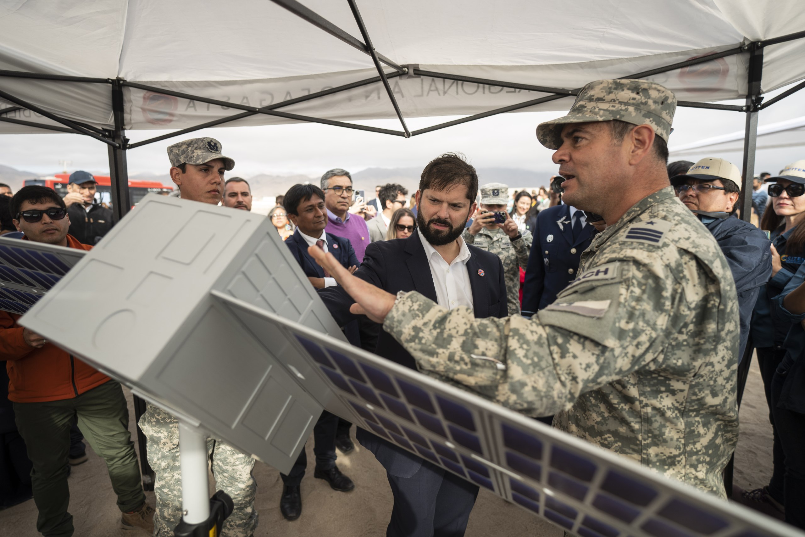 Presidente  Boric y ministro Pardow inauguran Planta Móvil de Hidrógeno Verde en Antofagasta  