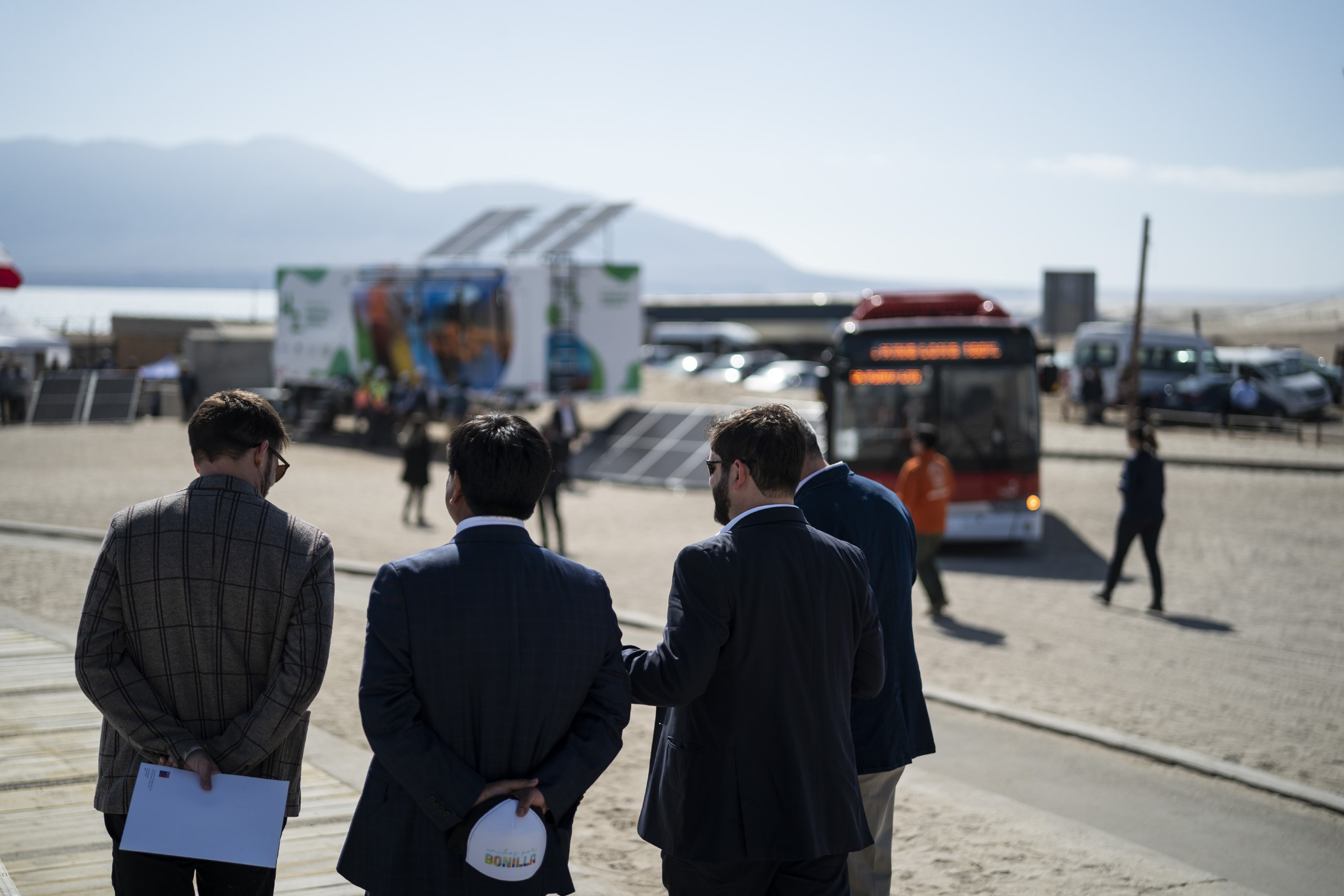 Presidente  Boric y ministro Pardow inauguran Planta Móvil de Hidrógeno Verde en Antofagasta  