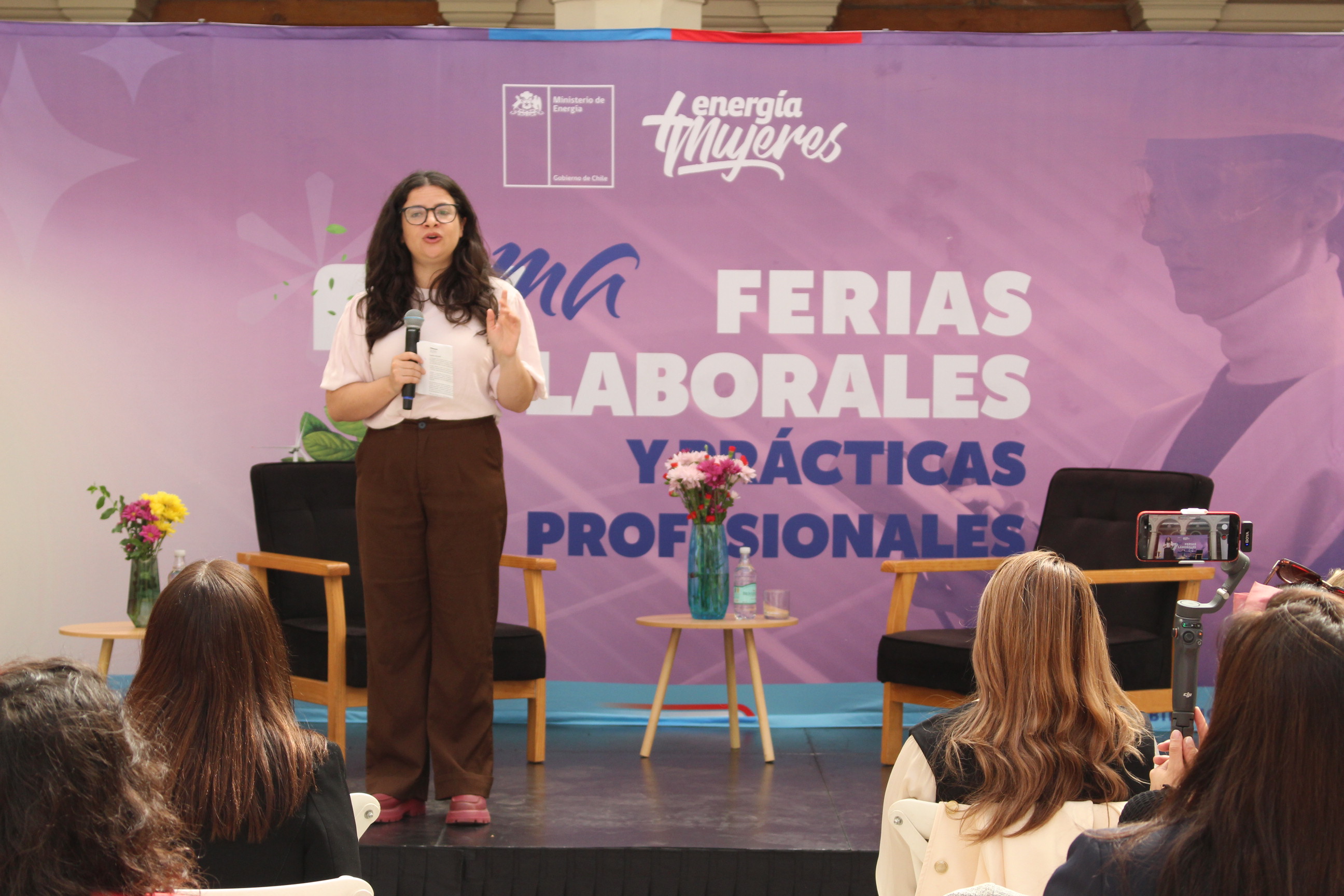 Feria Energía + Mujeres conectó a cientos de postulantes con empresas del sector Feria Energía + Mujeres conectó a cientos de postulantes con empresas del sector