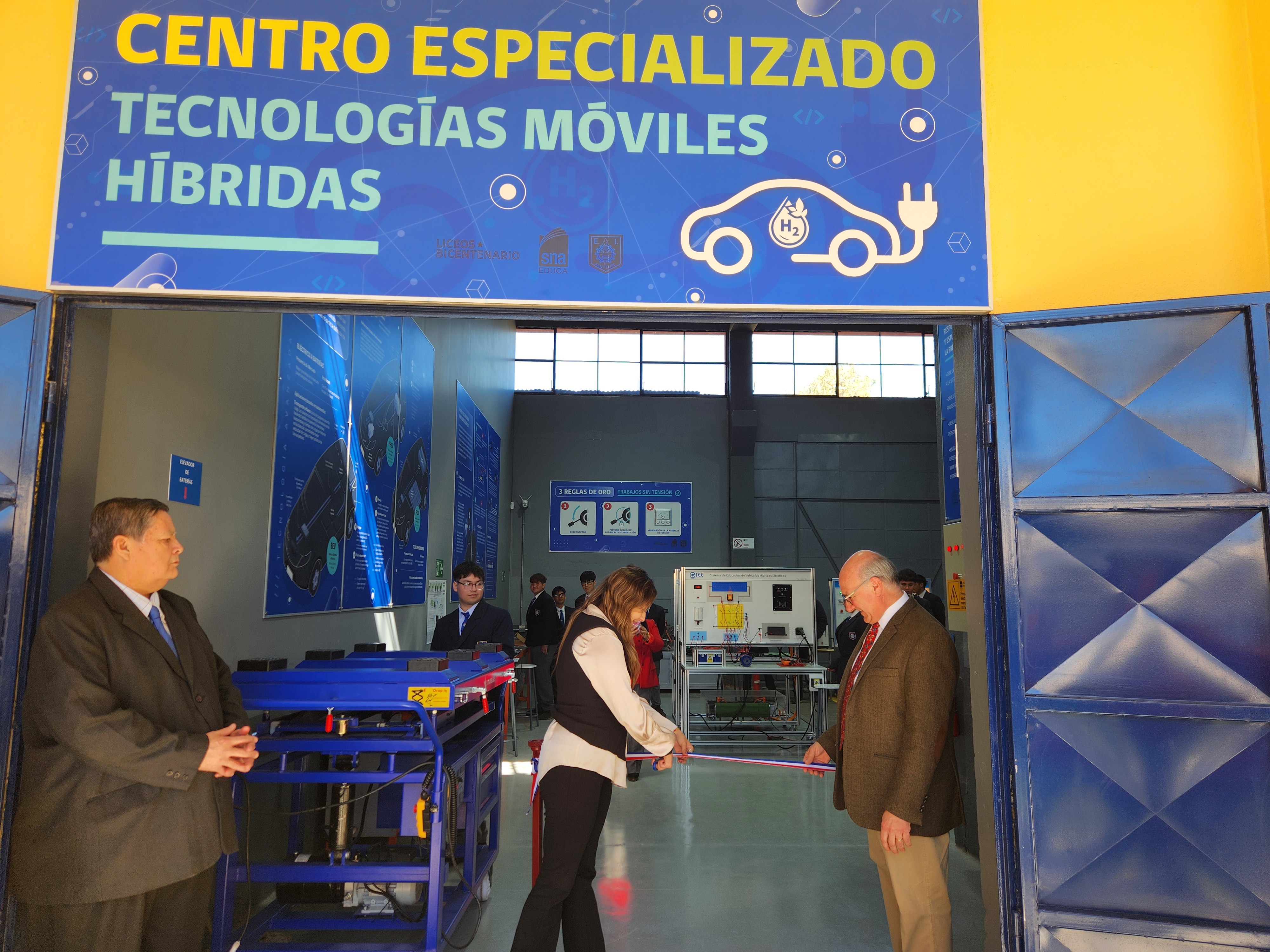 Inauguración de Centro de Tecnologías Móviles Híbridas en San Felipe