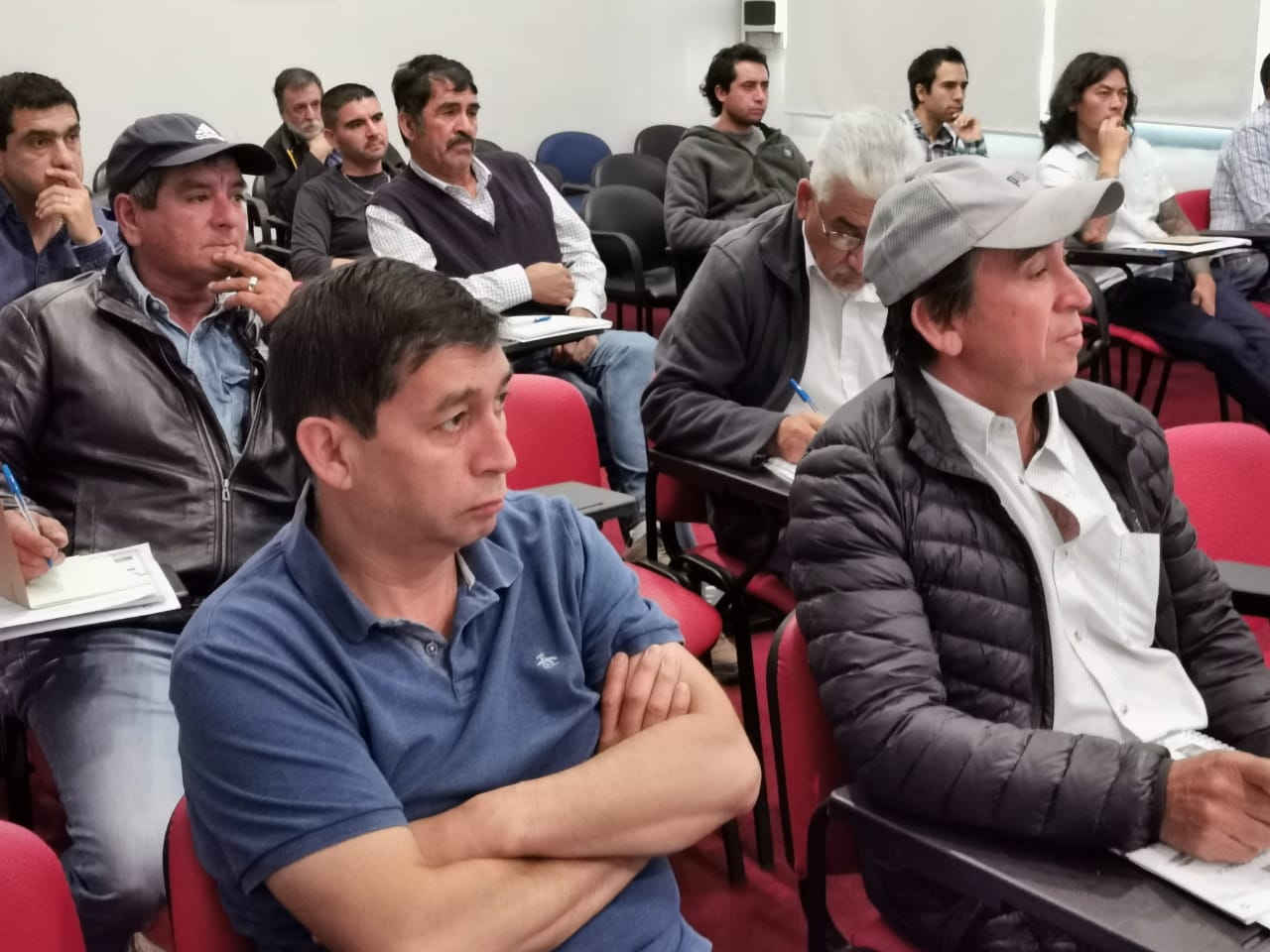 Seremi de Energía y Agencia de Sostenibilidad Energética capacitaron a productores y leñeros de Concepción