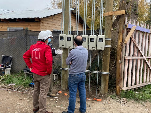 Programa La Ruta de la Luz permite conexión eléctrica domiciliaria a familias de sector rural de San Vicente TT