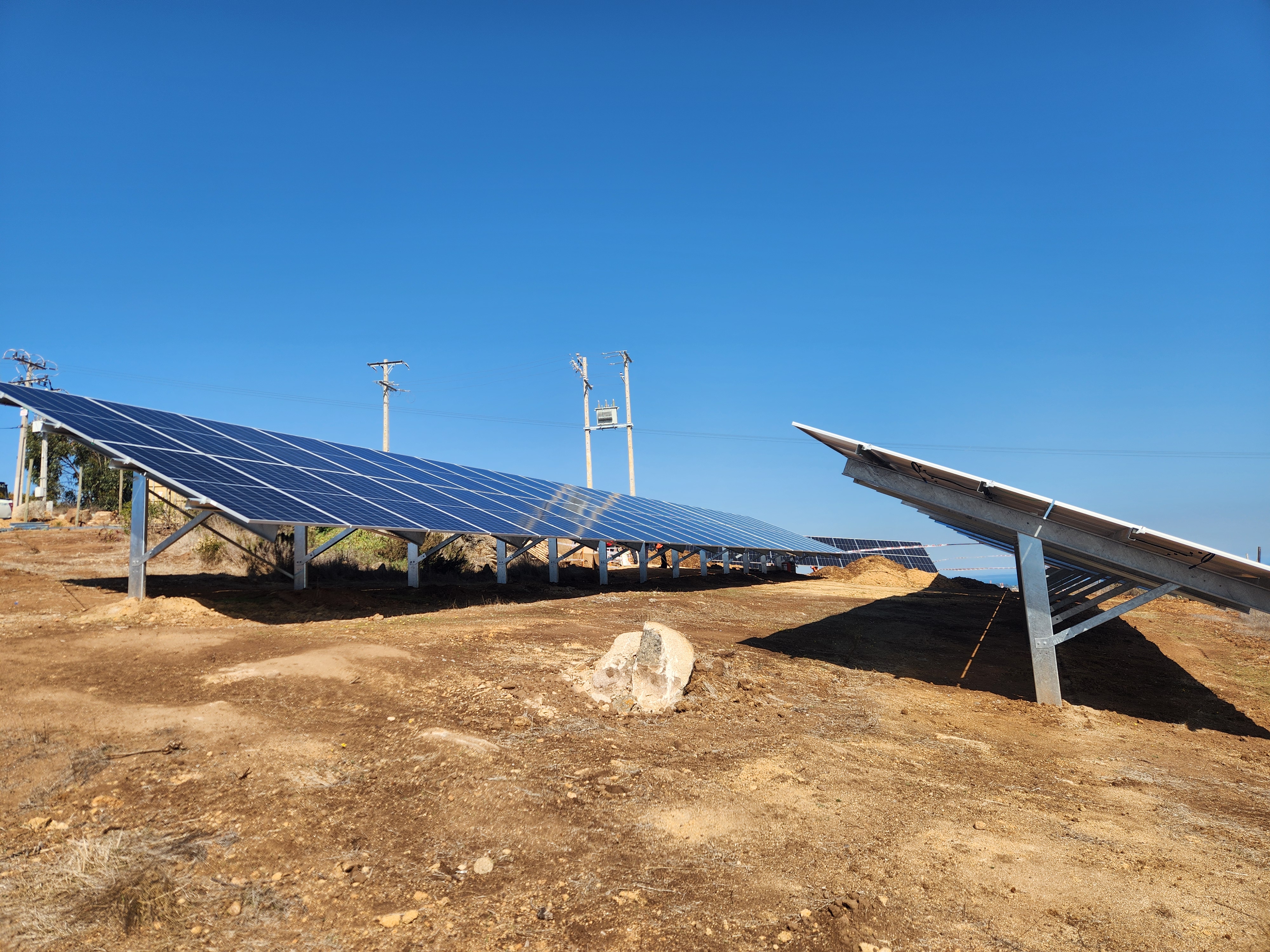 Visita técnica confirma progreso del Parque Solar Comunitario que apoyará a más de 100 familias de San Antonio