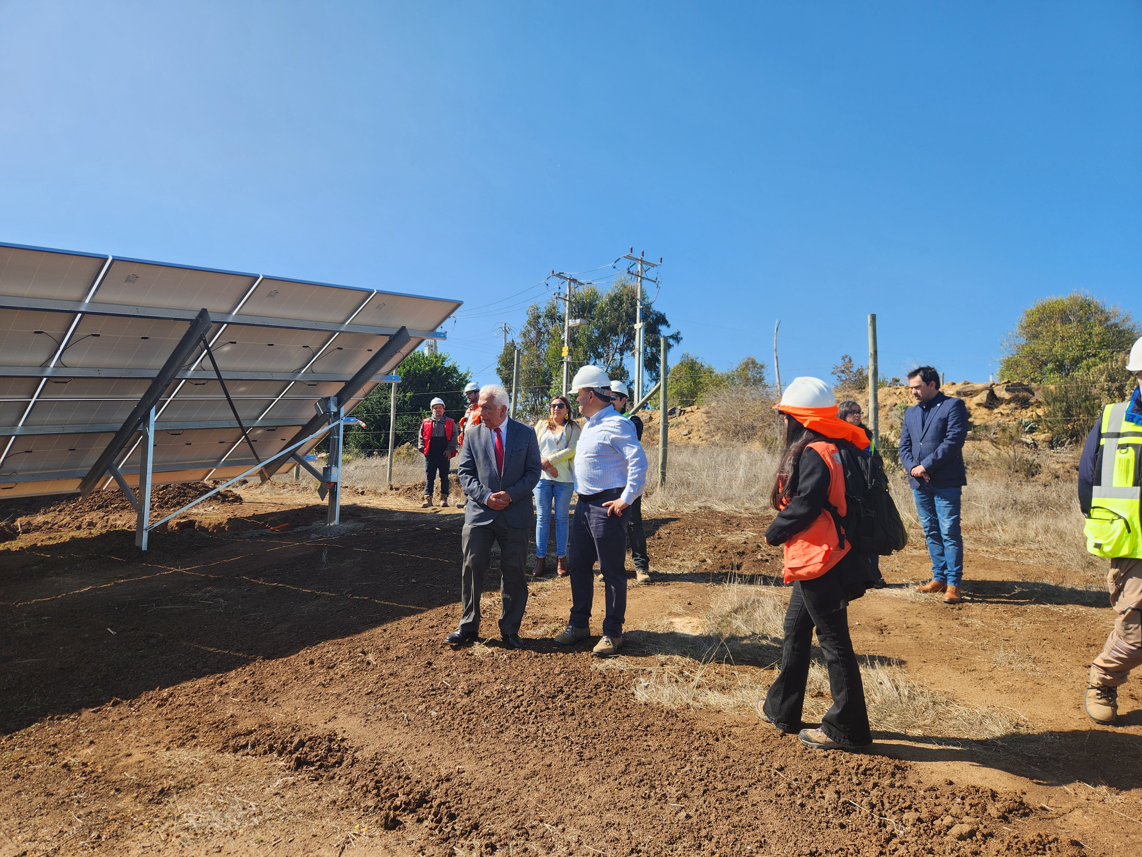Visita técnica confirma progreso del Parque Solar Comunitario que apoyará a más de 100 familias de San Antonio