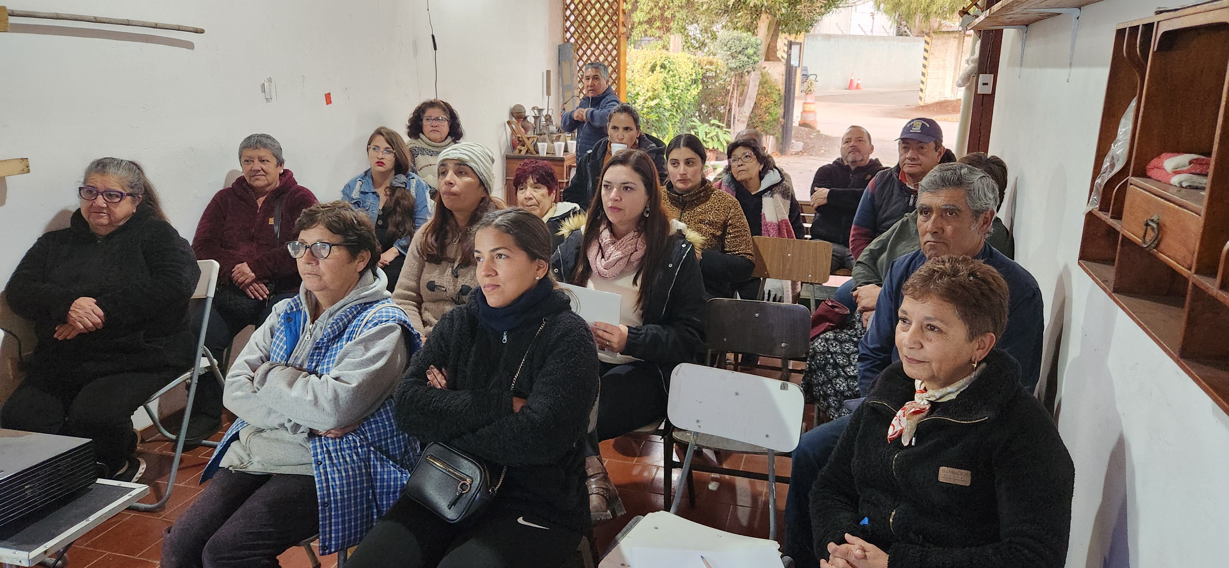 Seremía de Energía capacita a comunidad de Puchuncaví en uso eficiente de la energía