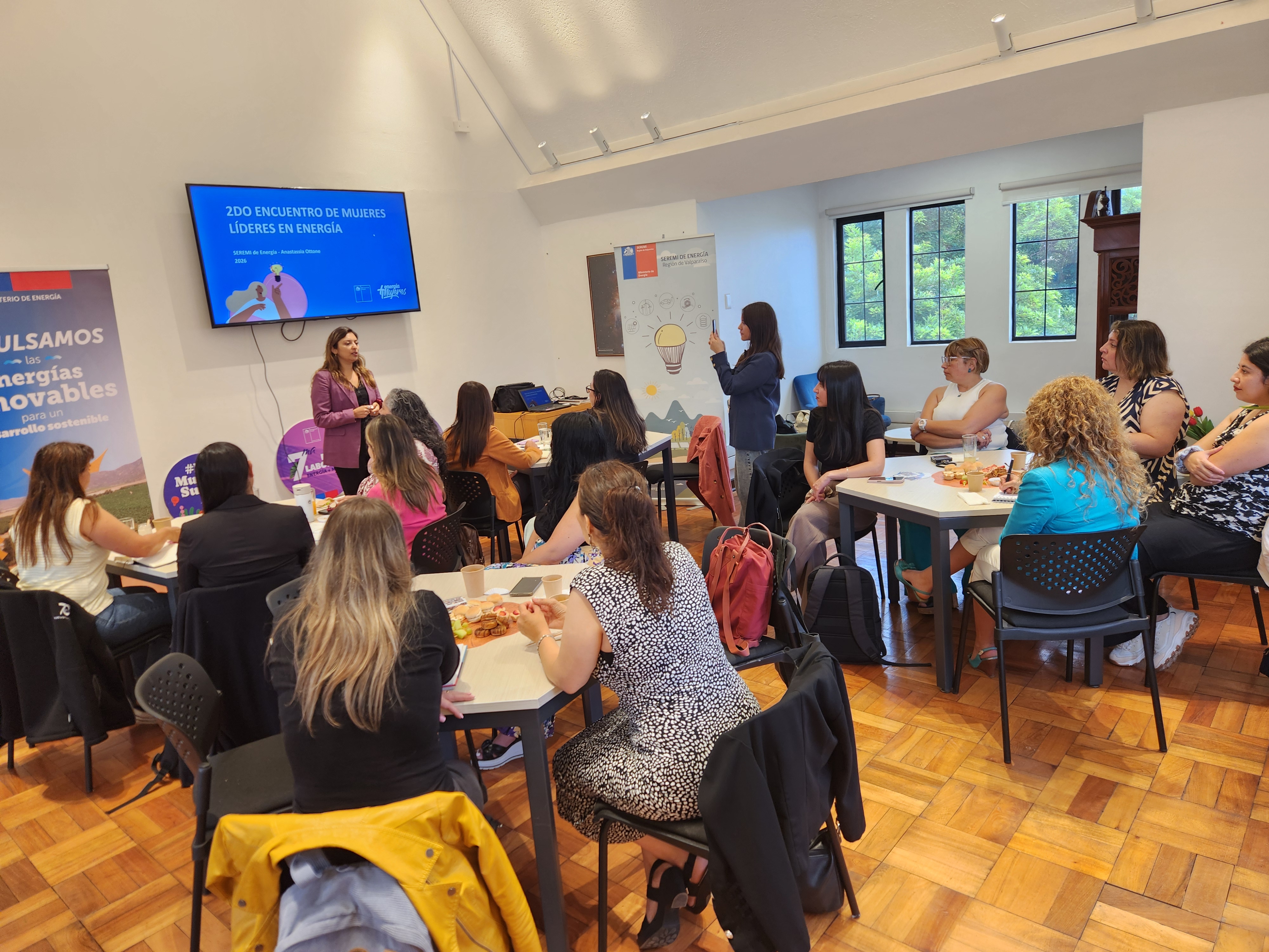 Encuentro regional consolida Red de Mujeres del sector energético y refuerza enfoque de género en la energía Encuentro regional consolida Red de Mujeres del sector energético y refuerza enfoque de género en la energía