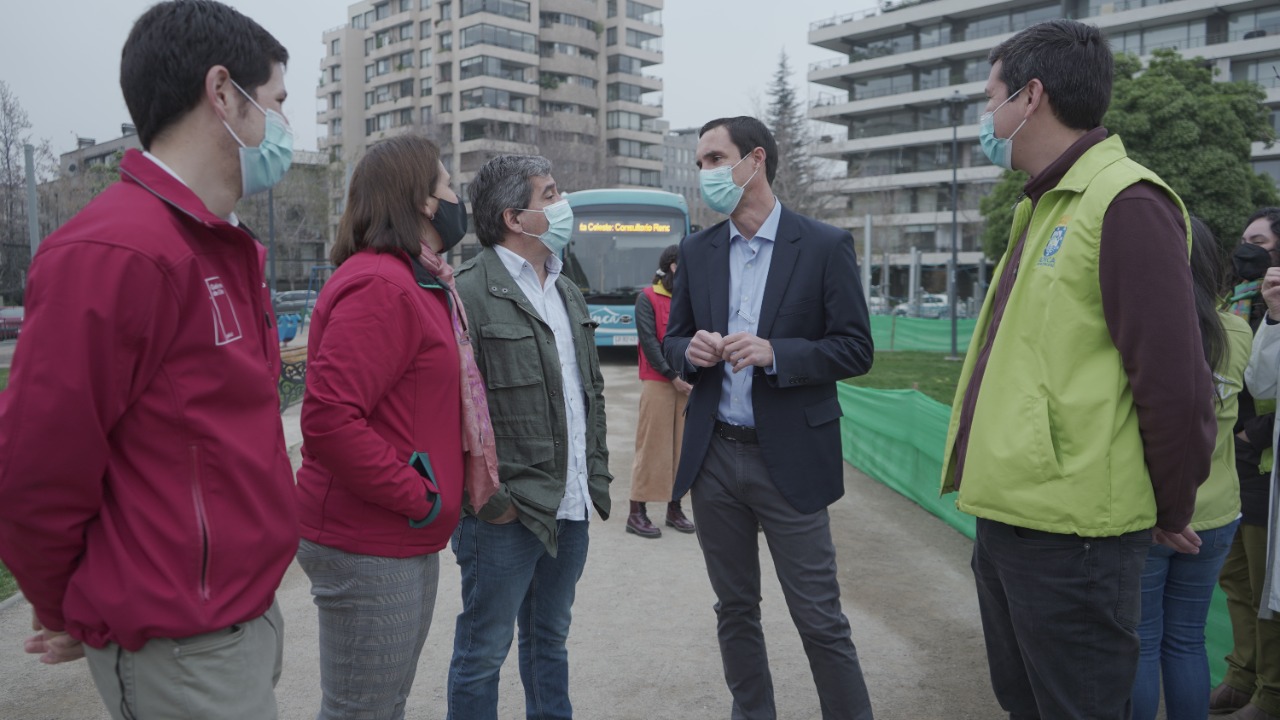  Ministro Jobet entrega Sello Comuna Energética a municipios 