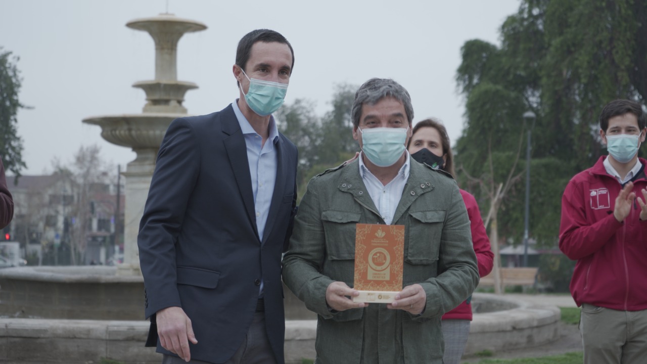  Ministro Jobet entrega Sello Comuna Energética a municipios 