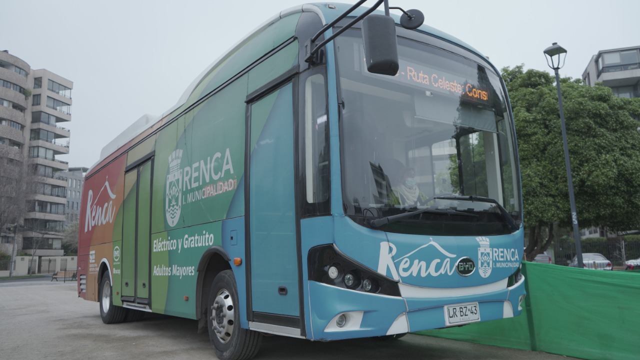  Ministro Jobet entrega Sello Comuna Energética a municipios 