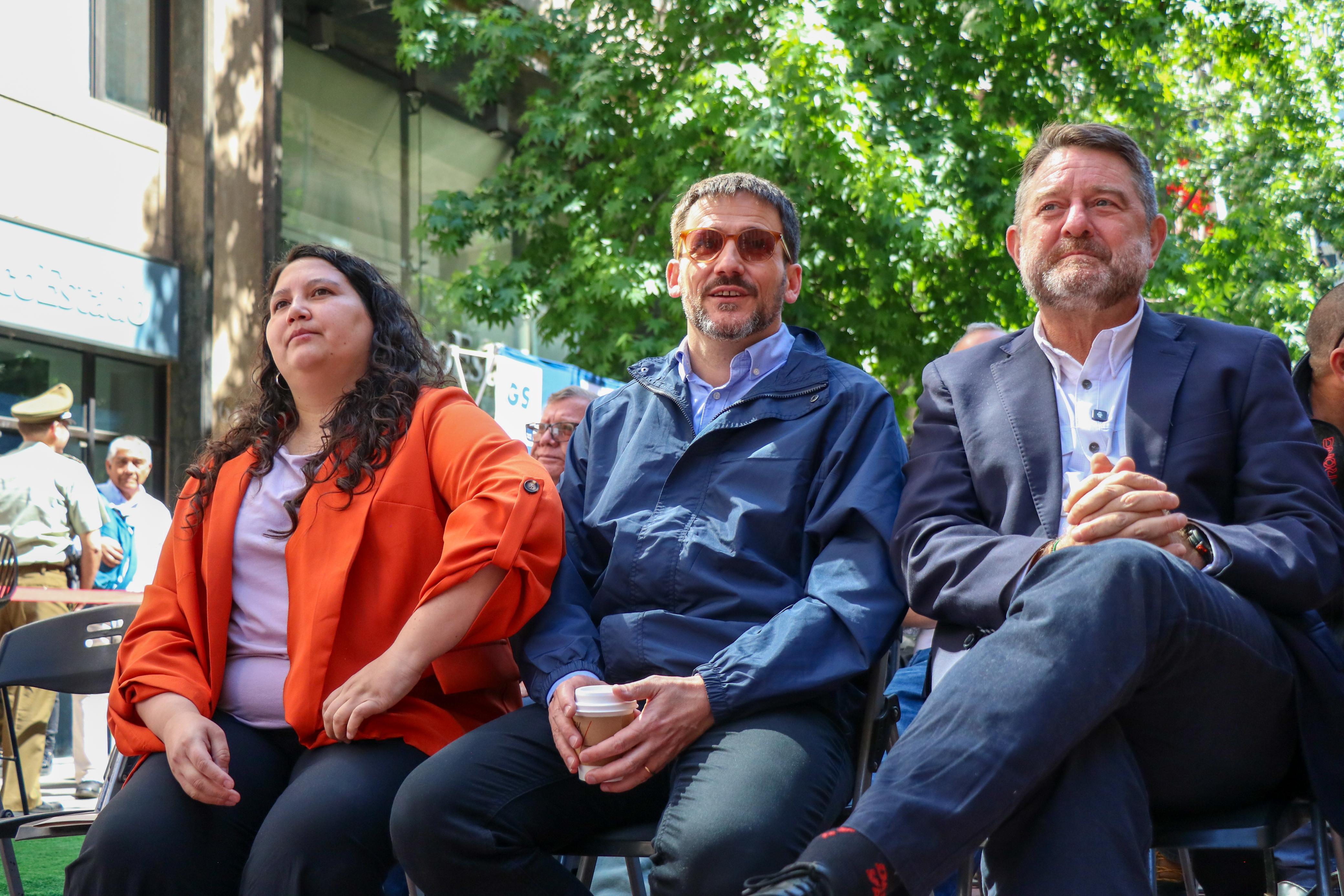 Autoridades entregan de 20 colectivos eléctricos del programa “Mi Taxi Eléctrico” para la RM 