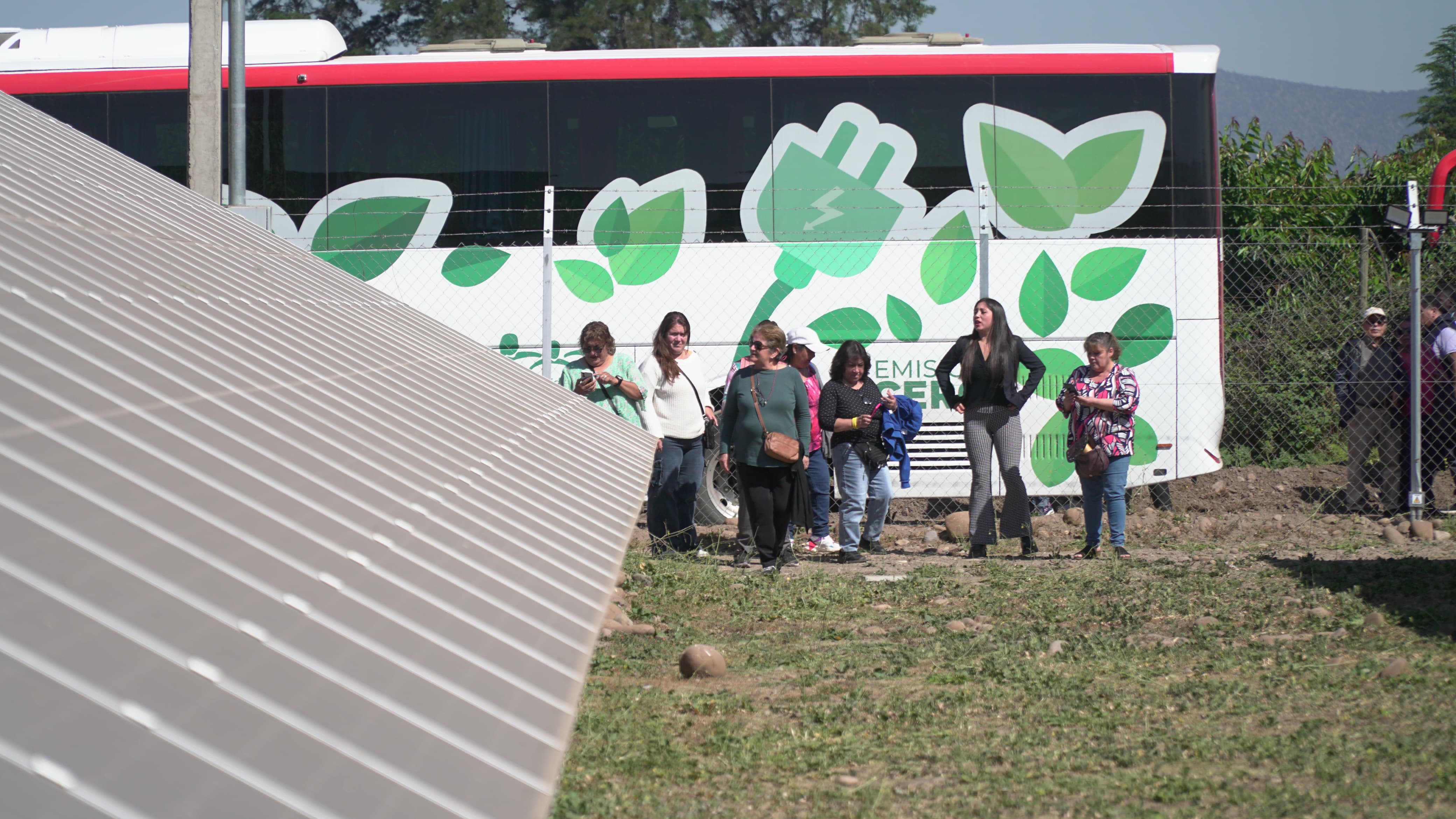 Ministerio de Energía inaugura, en Talagante, primer parque solar social municipal que beneficiará a más de 200 vecinos 