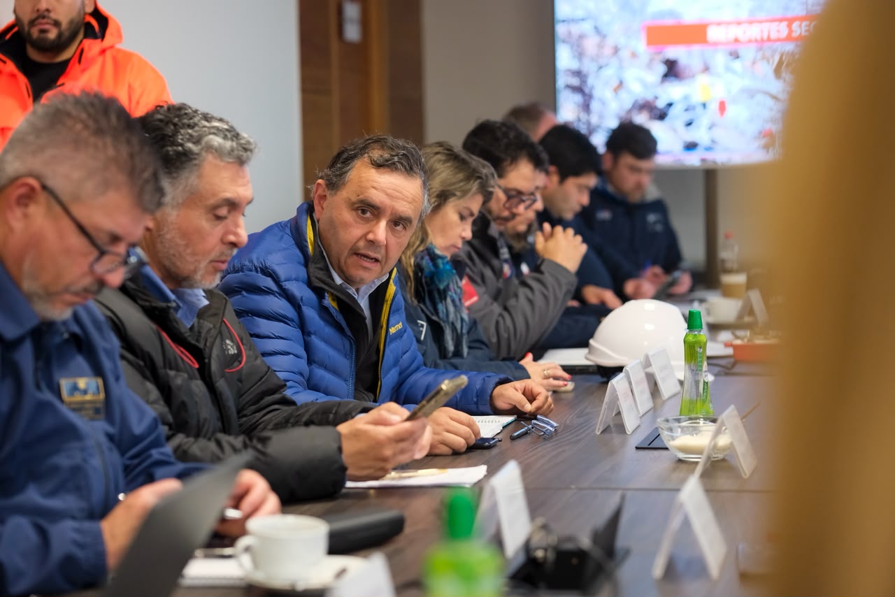 Seremi de Energía mantiene despliegue permanente en terreno para coordinar reposición del suministro eléctrico en la Región de Valparaíso Seremi de Energía mantiene despliegue permanente en terreno para coordinar reposición del suministro eléctrico en la Región de Valparaíso