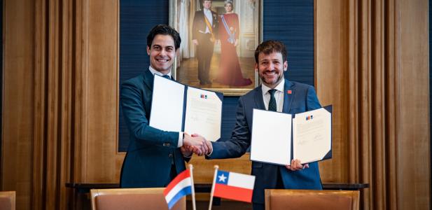 Ministro Pardow firma nuevos acuerdos sobre Hidrógeno Verde en visita a Países Bajos 