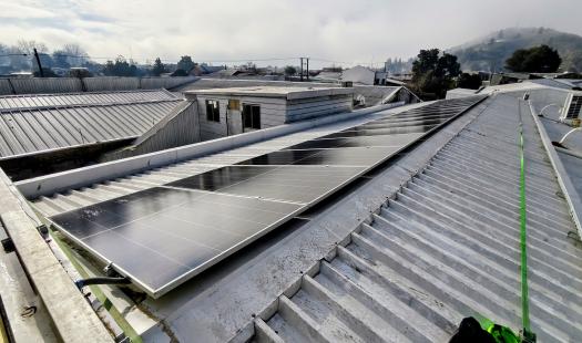 Planta fotovoltaica de RedMat Coelemu impulsa la eficiencia energética y el desarrollo sustentable en la comuna