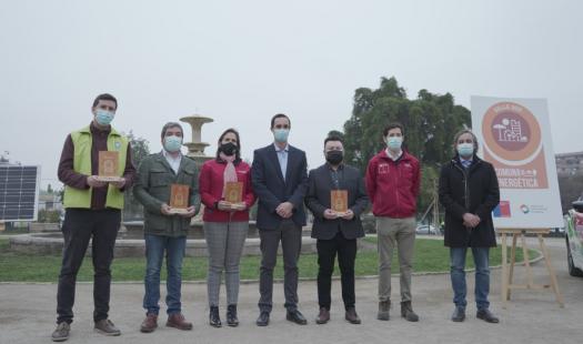  Ministro Jobet entrega Sello Comuna Energética a municipios 