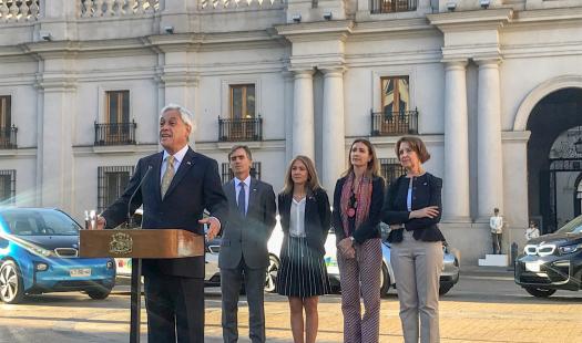Presidente Sebastián Piñera presenta flota de autos eléctricos para uso del Gobierno