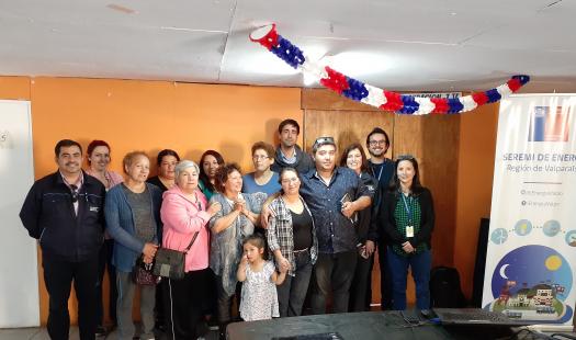 Vecinos de Villa Hermosa participan en charla de seguridad eléctrica y combustibles