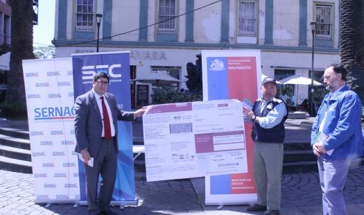 Autoridades Regionales presentan nuevas cuentas de luz y gas