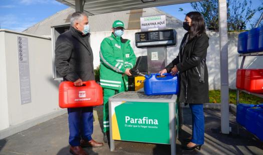 Seremi de Energía y autoridades regionales verifican disminución en el precio de la parafina