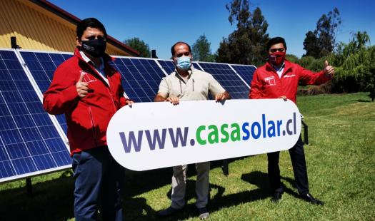 Anuncian programa “Casa Solar” en vivienda de angelino que ahorra 25 mil al mes con el sistema
