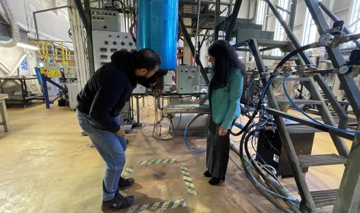 Seremi de Energía visitó planta piloto de hidrógeno verde de la Universidad de Concepción