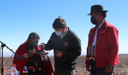 Colchane se ilumina por primera vez
