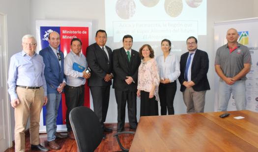 Seremi de Energía de Arica y Parinacota asiste a charla sobre el alimento del futuro