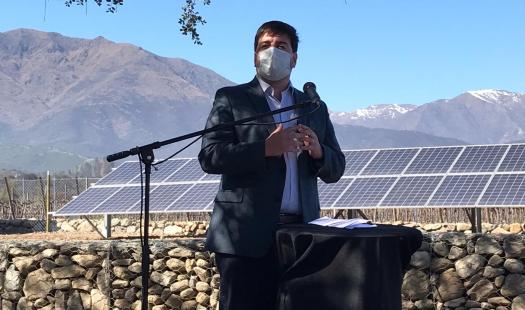 Subsecretario de Energía inaugura planta fotovoltaica en viña Pérez Cruz 