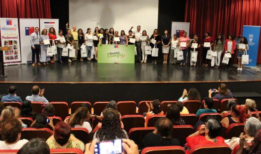 Mujeres de Iquique se convierten en promotoras de la Eficiencia Energética  