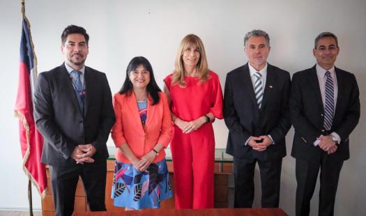 Ministra Rincón recibe saludo protocolar de organismos relacionados
