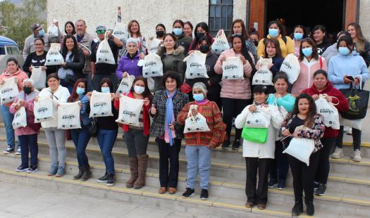 Familias de siete localidades de La Higuera se capacitan y reciben kits de ahorro de energía