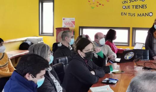 Seremi de Energía junto a autoridades regionales se reunió con Vecinos de Villa Mañihuales para conversar sobre una planta de pellet 