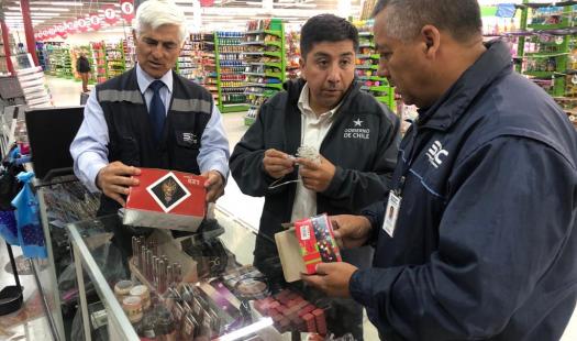 Autoridades de energía recomiendan guirnaldas navideñas y artefactos eléctricos con sello de seguridad SEC