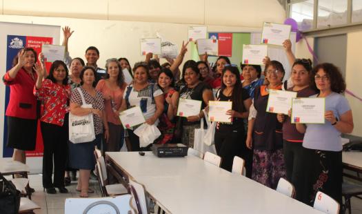 Más de 100 familias de Tierra Amarilla recibieron ampolletas LED a través del Programa “Con Buena Energía”