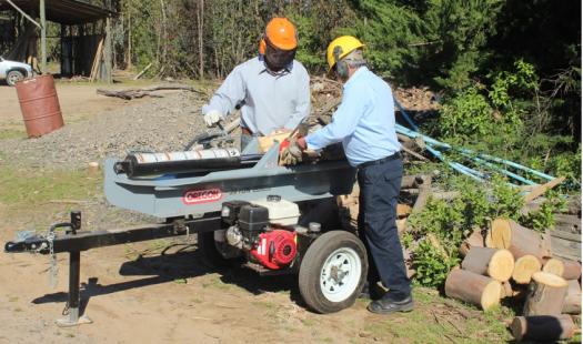 Comercializadores de la región de O´Higgins fueron seleccionados para recibir maquinarias para el procesamiento de leña seca