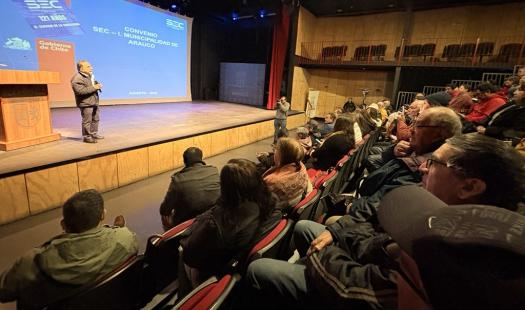 Reunión en Arauco aborda inquietudes de la comunidad por cortes eléctricos y orienta sobre derechos de los usuarios
