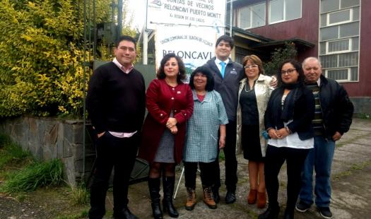 Autoridades se reúnen con dirigentes de la Unión Comunal Reloncaví de Puerto Montt para explicar cambio voluntario de medidores